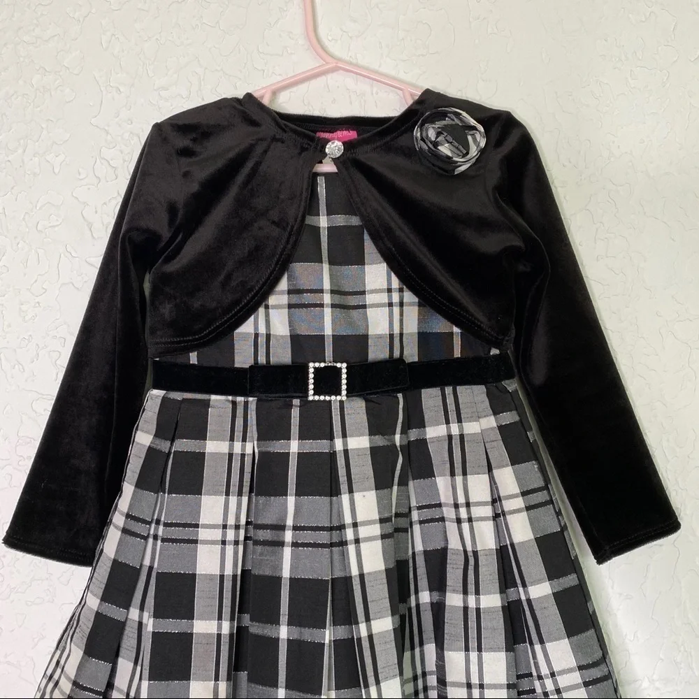 Girls Plaid Black/white fit flare Dress & cardigan Size 4